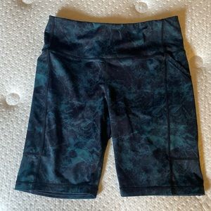 Women’s Teal Marble Biker Shorts